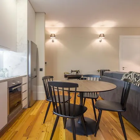 Tailor's Apartment *